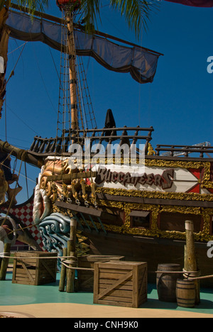 Piratenschiff im Raymond James Fußball Stadium in Tampa, Florida, wo die Tampa Bay Buccaneers team spielt. Stockfoto