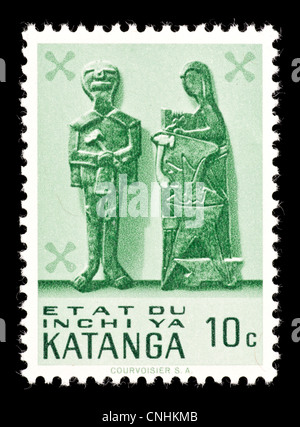 Briefmarke von Katanga (Belgisch-Kongo) Darstellung Katangan native Holzschnitzereien. Stockfoto