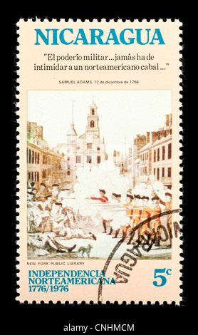 Briefmarke aus Nicaragua, die Darstellung der Massaker von Boston, für die Vereinigten Staaten Bicentennial ausgestellt. Stockfoto