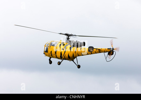 Aerospatiale SA316B Alouette III N9362 im Flug am Breighton Flugplatz Stockfoto