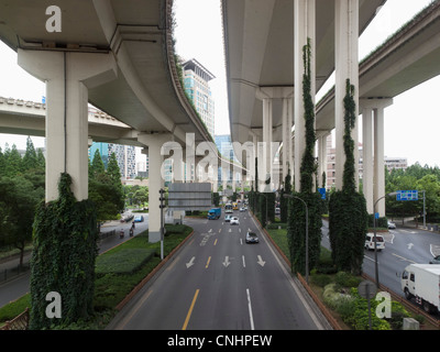 Mehreren Lane Einbahnstraße in Shanghai, China Stockfoto