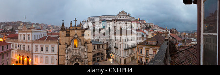 Kloster Santa Cruz und umgebende Stadtbild in Coimbra, Portugal Stockfoto