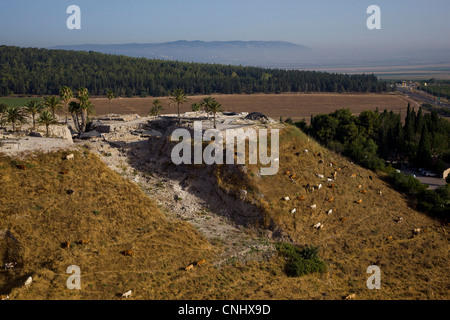 Luftaufnahme der archäologische Stätte von Tel MEDIGO in die Jezreel Senke Stockfoto