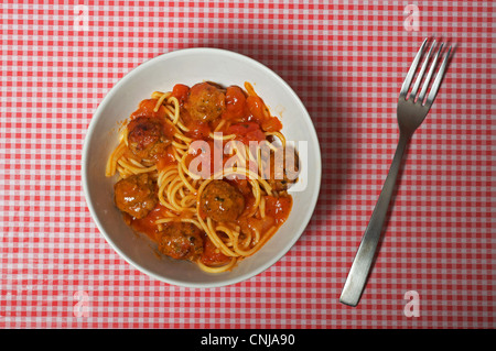 Hausgemachte Spaghetti und würzige Fleischbällchen Stockfoto