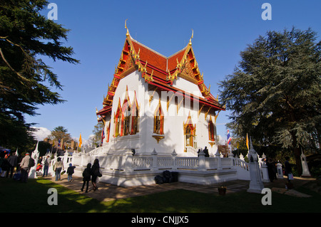 Wimbledon, London, UK, 15. April 2012. Bei der Thai Tempel von Wat Buddhapadipa, Songkran Thai Neujahr zu feiern. Stockfoto