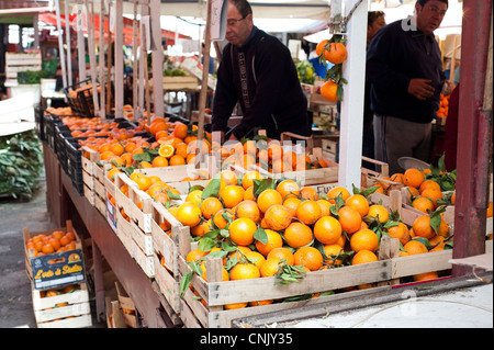 Palermo, Sizilien, Italien - sizilianisches Marktes stehen Orangen zu verkaufen. Stockfoto