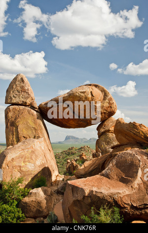 Nordamerika, USA, Texas, Brewster Co., Big Bend Nationalpark, Grapevine Hills und ausgewogene Rock Stockfoto