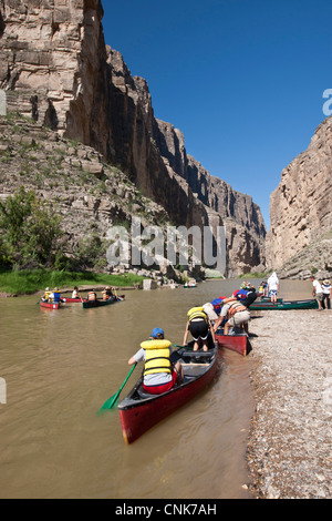 Nordamerika, USA, Texas, Brewster, Big Bend Nationalpark, Rio Grande bei Santa Elena Canyon Kanu Stockfoto