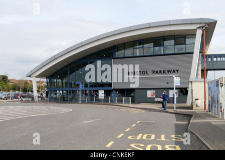 Bristol Parkway moderne Bahnhof Gebäude außen. Stockfoto