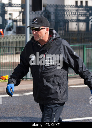 Ian Botham "Beefy" beginnt das Birmingham Bein von seinem 2012 "Great vergessen mich nicht Walks". Abgebildet hier beginnt die Wanderung. Stockfoto