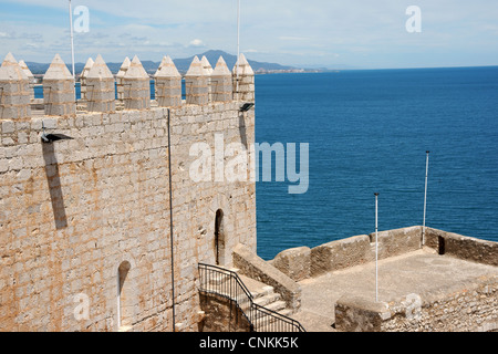 Blick auf Papst Luna Palast in Peniscola, Provinz Valencia, Spanien. Stockfoto