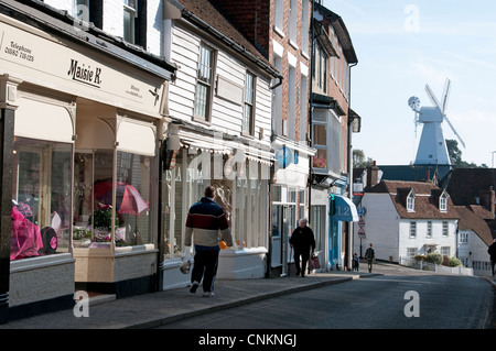 Cranbrook eine kleine historische Stadt in South East Kent England mit einer Windmühle Stockfoto