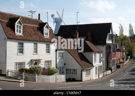 Cranbrook eine kleine historische Stadt in South East Kent England mit einer Windmühle Stockfoto