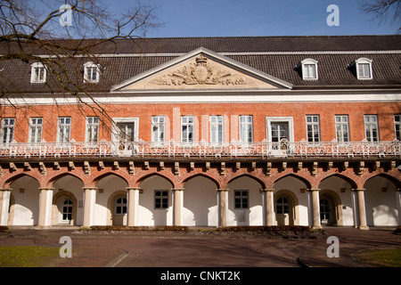 Hof und Arkaden Aurich Burg "Auricher Schloss" in Aurich, Ostfriesland, Niedersachsen, Deutschland Stockfoto