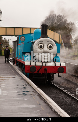 Thomas die kleine Lokomotive an der Ropley Station auf der Mitte Hants Eisenbahn auch bekannt als die Brunnenkresse-Linie. Hampshire, England, Vereinigtes Königreich. Stockfoto