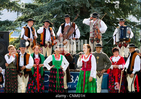 Polnische Highlanders Folk Tänzer und Musiker treten bei der Schleppkante der Schafe Festival in Hailey, Idaho, USA. Stockfoto