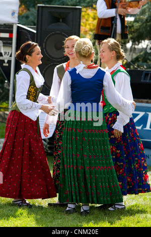 Polnische Highlanders Volkstänzer führen am hinteren der Schafe Festival in Hailey, Idaho, USA. Stockfoto