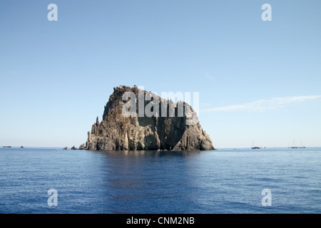 Insel Strombolicchio in Sizilien, Italien Stockfoto