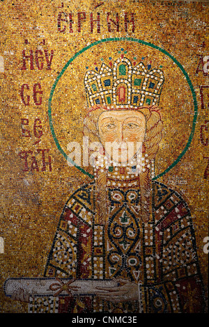 Mosaik von Kaiserin Irene hält eine Schriftrolle, Hagia Sophia, Istanbul, Türkei, Europa Stockfoto