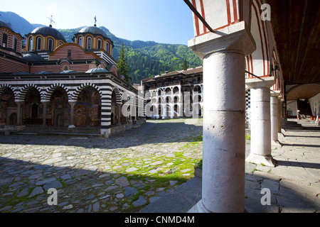 Hof und Kirche des Nativity, Bulgarien, Europa Stockfoto