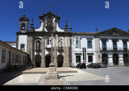 Kruzifix außerhalb der Karmeliterkloster (Convento Do Carmo) in Guimaraes, UNESCO-Weltkulturerbe, Minho, Portugal, Europa Stockfoto