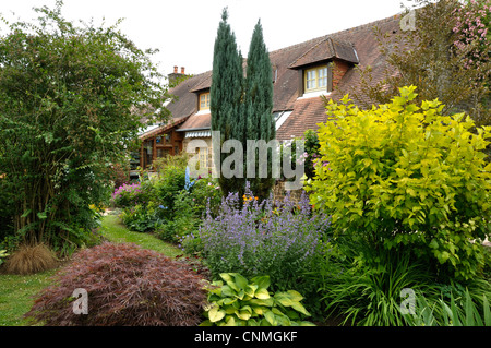 Private Garten - Herr & Mme Fleury, offen für die Öffentlichkeit im Juni (La Ferté Macé, Orne, Normandie, Frankreich). Stockfoto