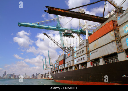 Miami Florida, Biscayne Bay, Hafen von Miami, Dodge Island, Frachtschiff, Krane, Maersk, Sealand, Skyline der Stadt, FL120334194 Stockfoto