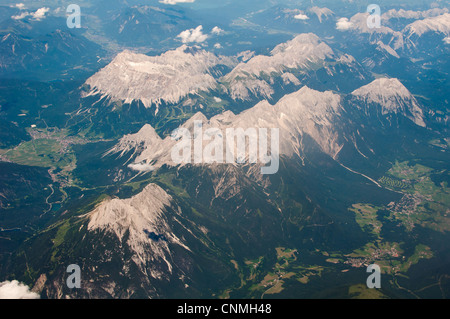 Die Alpen aus der Vogelperspektive betrachtet Stockfoto