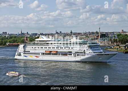 Birka Cruises Kreuzfahrtschiff Birka Paradies verlassen Stockholm Hafen auf einer Kreuzfahrt nach Mariehamn in Aaland Stockfoto