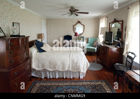 Schlafzimmer mit Antiquitäten in einem Bauernhaus Bed And breakfast Stockfoto