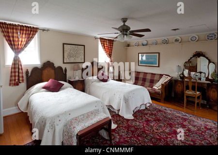 Schlafzimmer mit Antiquitäten in einem Bauernhaus Bed And breakfast Stockfoto