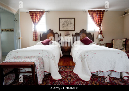 Schlafzimmer mit Antiquitäten in einem Bauernhaus Bed And breakfast Stockfoto