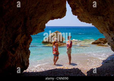 Damen in einer Bucht. Datca Halbinsel, Provinz Mugla, Anatolien, Türkei. Stockfoto