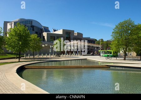 Das schottische Parlamentsgebäude in Edinburgh, Schottland, entworfen von Enric Miralles. Stockfoto