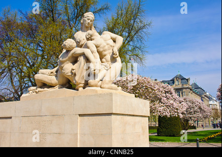 Kriegsdenkmal in der Place De La République in Straßburg Stockfoto