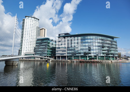 Media City, Heimat der BBC in Salford Quays auf den Manchester Ship Canal Stockfoto