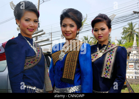 Tradional Kostüm getragen an die Bun Bang Fai-Festival in Sakon Nakhon am 17.04.2012 Stockfoto