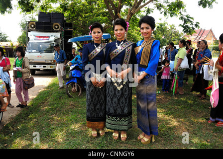 Tradional Kostüm getragen an die Bun Bang Fai-Festival in Sakon Nakhon am 17.04.2012 Stockfoto