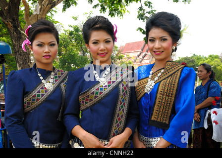 Tradional Kostüm getragen an die Bun Bang Fai-Festival in Sakon Nakhon am 17.04.2012 Stockfoto