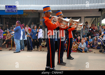 Tradional Kostüm getragen an die Bun Bang Fai-Festival in Sakon Nakhon am 17.04.2012 Stockfoto