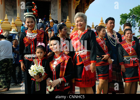 Tradional Kostüm getragen an die Bun Bang Fai-Festival in Sakon Nakhon am 17.04.2012 Stockfoto