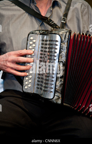 Zwei Rudern Knopfakkordeon verwendet in der irischen traditionellen Musik Stockfoto