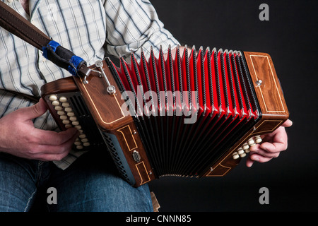 Zwei Rudern Knopfakkordeon verwendet in der irischen traditionellen Musik Stockfoto