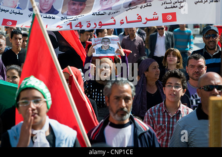 Tunesien, Tunis: Frauen und Männer, die Trauer um ihre Söhne starb während des arabischen Frühlings, sie nennen Sie Märtyrer. April 2011. Stockfoto