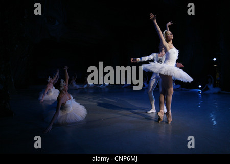 Ballett Schwanensee von Pjotr Tschaikowski im Nationaltheater in Belgrad, Serbien. Stockfoto