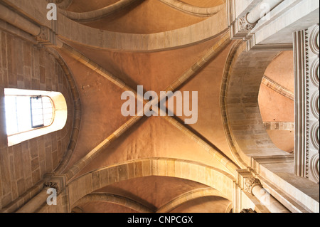 Innenraum der St. Peter und St.-Georgs-Kathedrale in Bamberg, Deutschland. Stockfoto