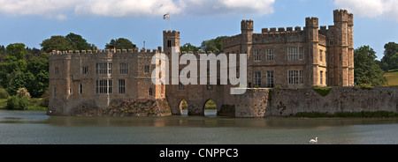 [Leeds Castle] Burg [Burgmauer] [Westseite] Stockfoto