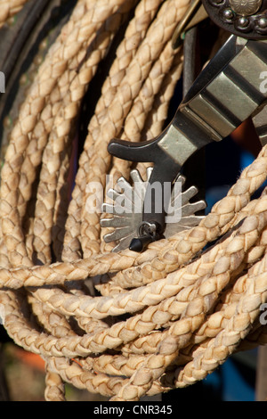 Coiled Lasso Seil und Sporn, ein Cowboy-tools Stockfoto