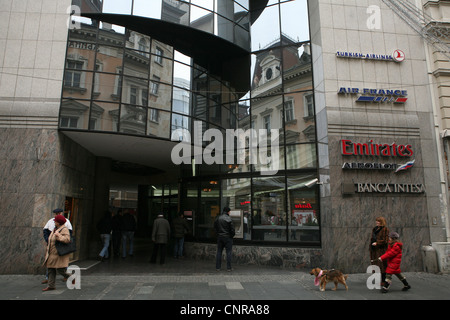 Airline-Büros in der Fußgängerzone Knez Mihailova ulica in Belgrad, Serbien. Stockfoto
