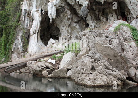 Höhleneingang Tropfsteinhöhle bei Cheow Lan Lake, Thailand, Phuket, Khao Sok NP Stockfoto